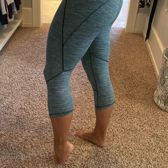 Lululemon Crop Leggings Running Size 6 - Picture 2 of 9